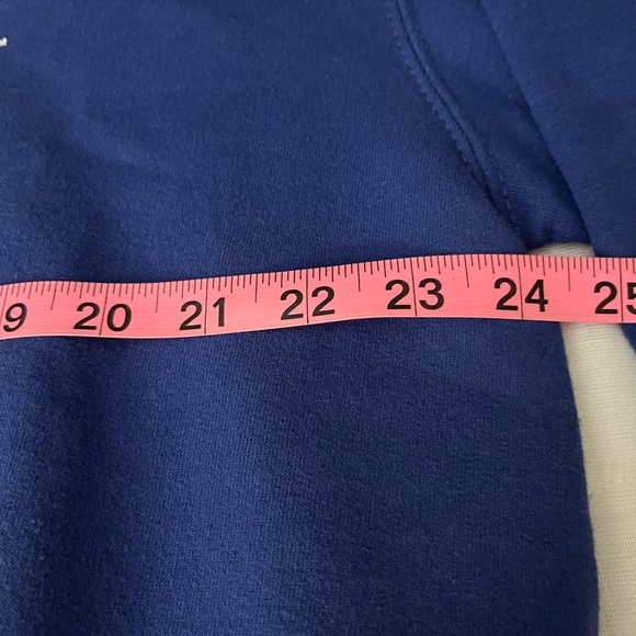 CHAMPION GRAPHIC HOODIE - Picture 4 of 10